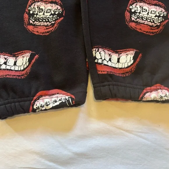 VTG DEADSTOCK Chinatown Market Joggers Sweatpants Lips and Teeth Graphic RARE